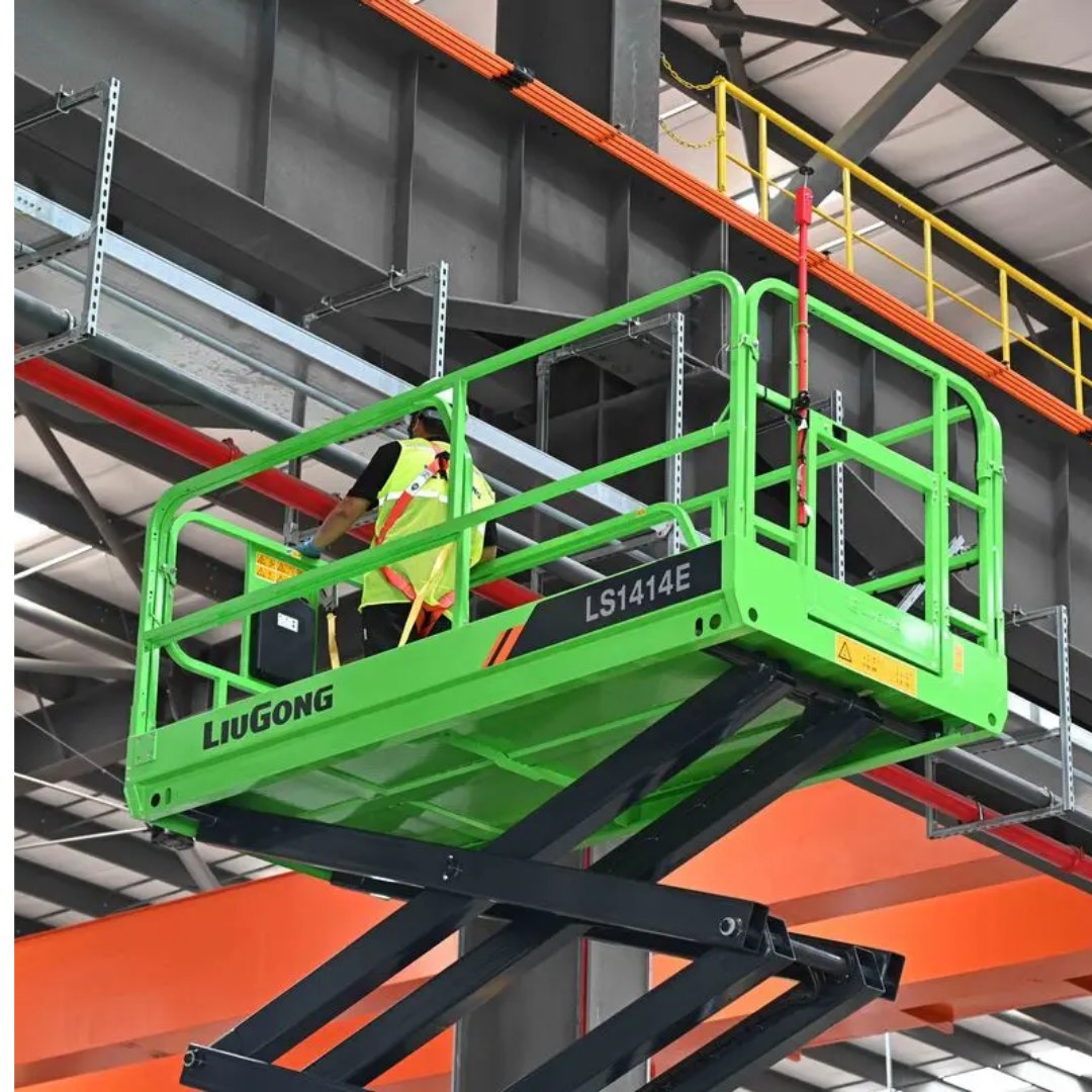 Tesoura LS1414E em vigamento metálico interno